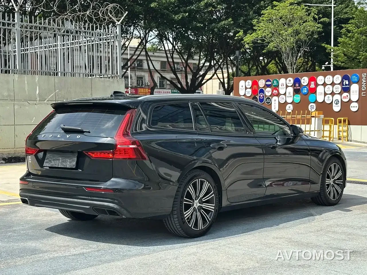 Volvo V60 2021 B5 Zhiyuan Luxury Edition — фото 9