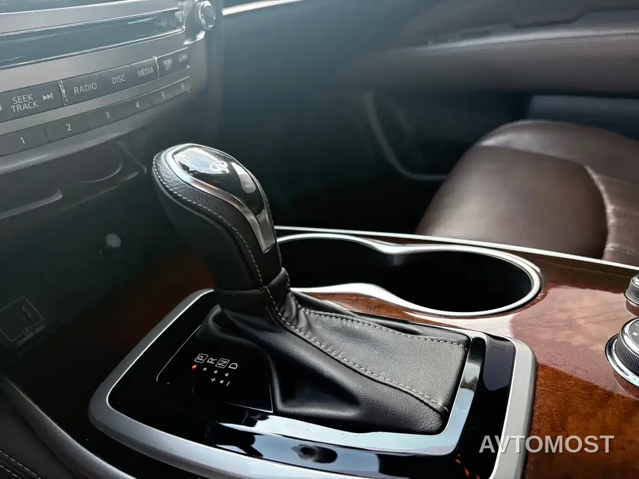 Infiniti QX60 (Import) 2020 Model 2.5 S/C Hybrid All-Wheel Drive Ultimate Edition — фото 7
