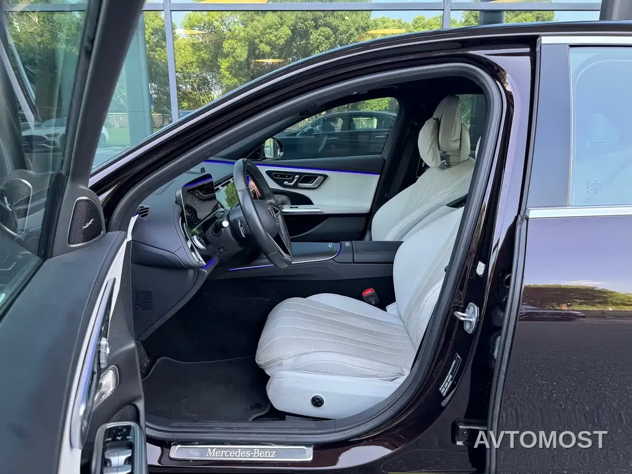 Mercedes-Benz E-Class 2024 Model E 300 L Luxury — фото 8