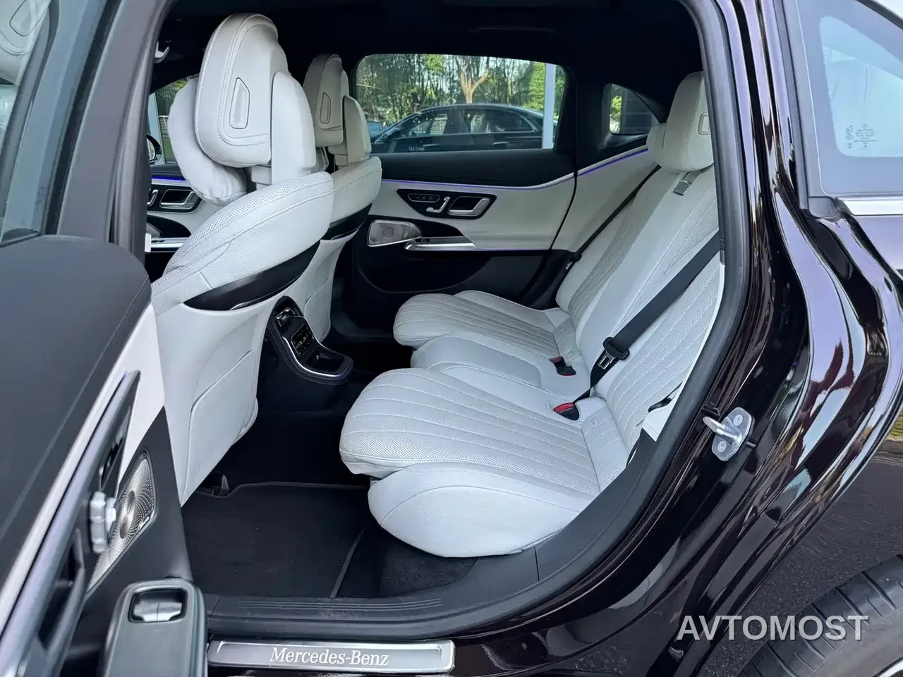 Mercedes-Benz E-Class 2024 Model E 300 L Luxury — фото 9