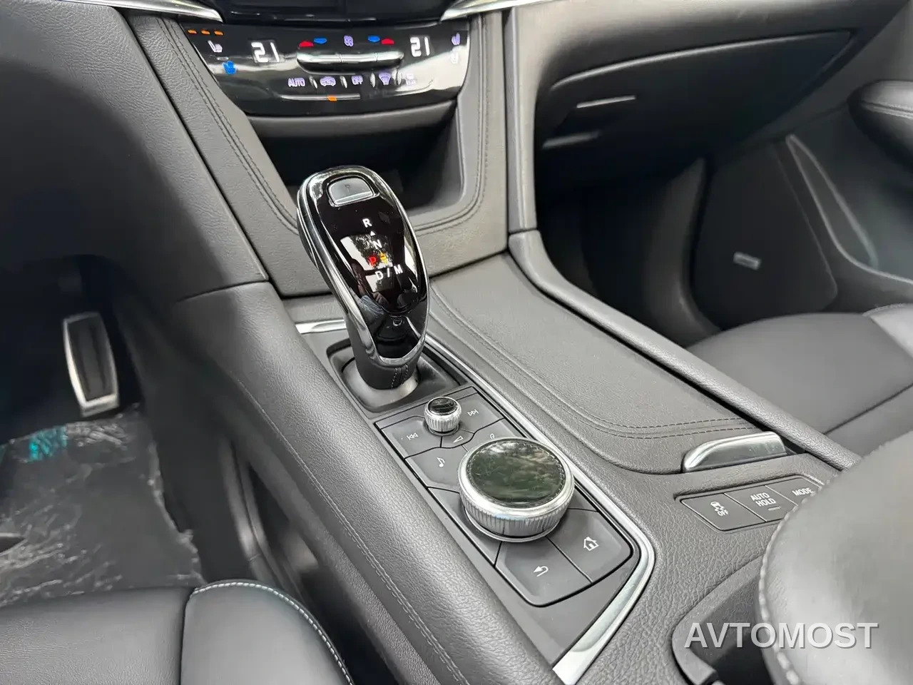 Cadillac XT6 2022 2.0T 6-Seater 4WD Premium Edition — фото 11