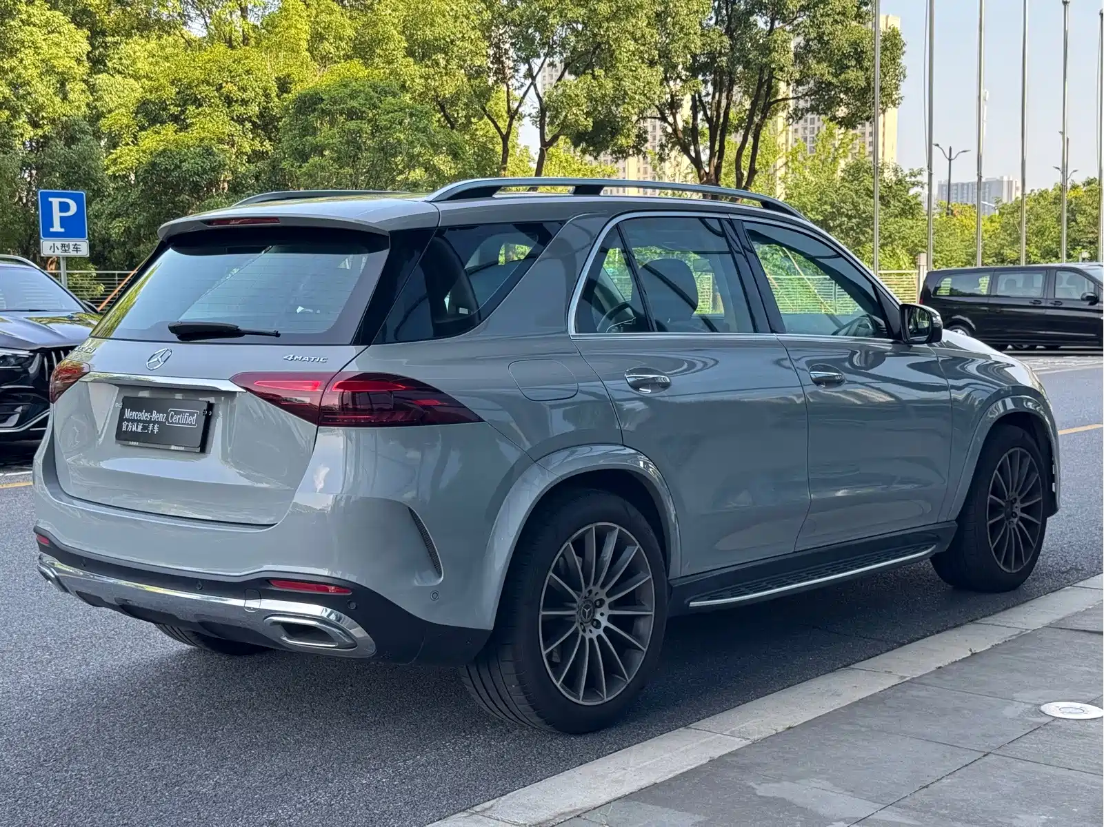 Mercedes-Benz GLE 2024 GLE 450 4MATIC Luxury — фото 3