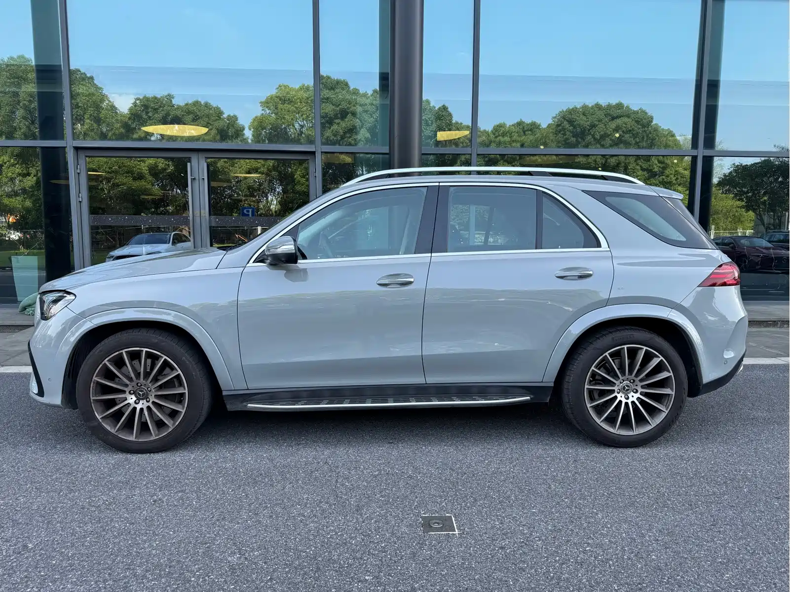Mercedes-Benz GLE 2024 GLE 450 4MATIC Luxury — фото 7