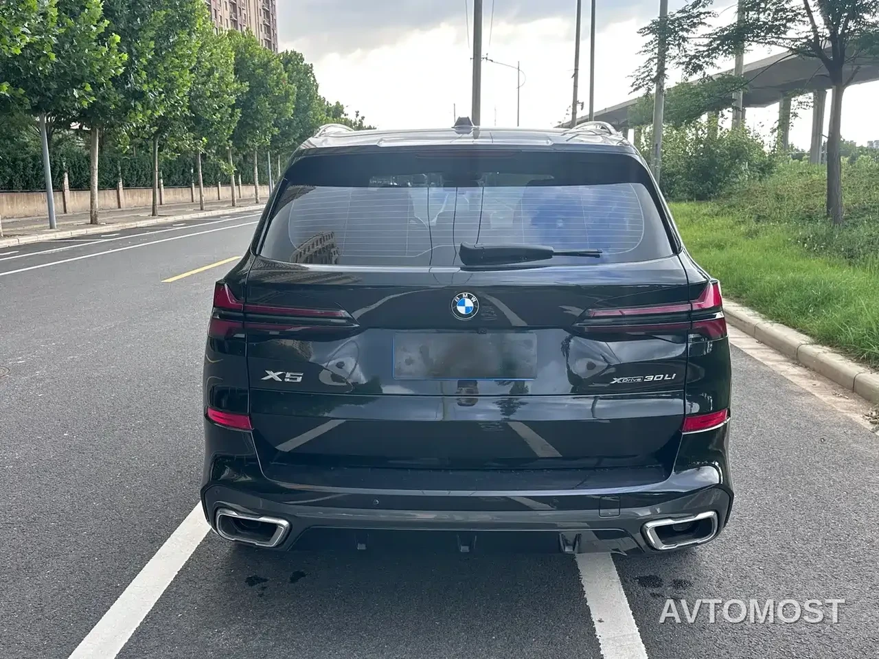 BMW X5 2023 xDrive 30Li Premium M Sport Black Night Package — фото 10