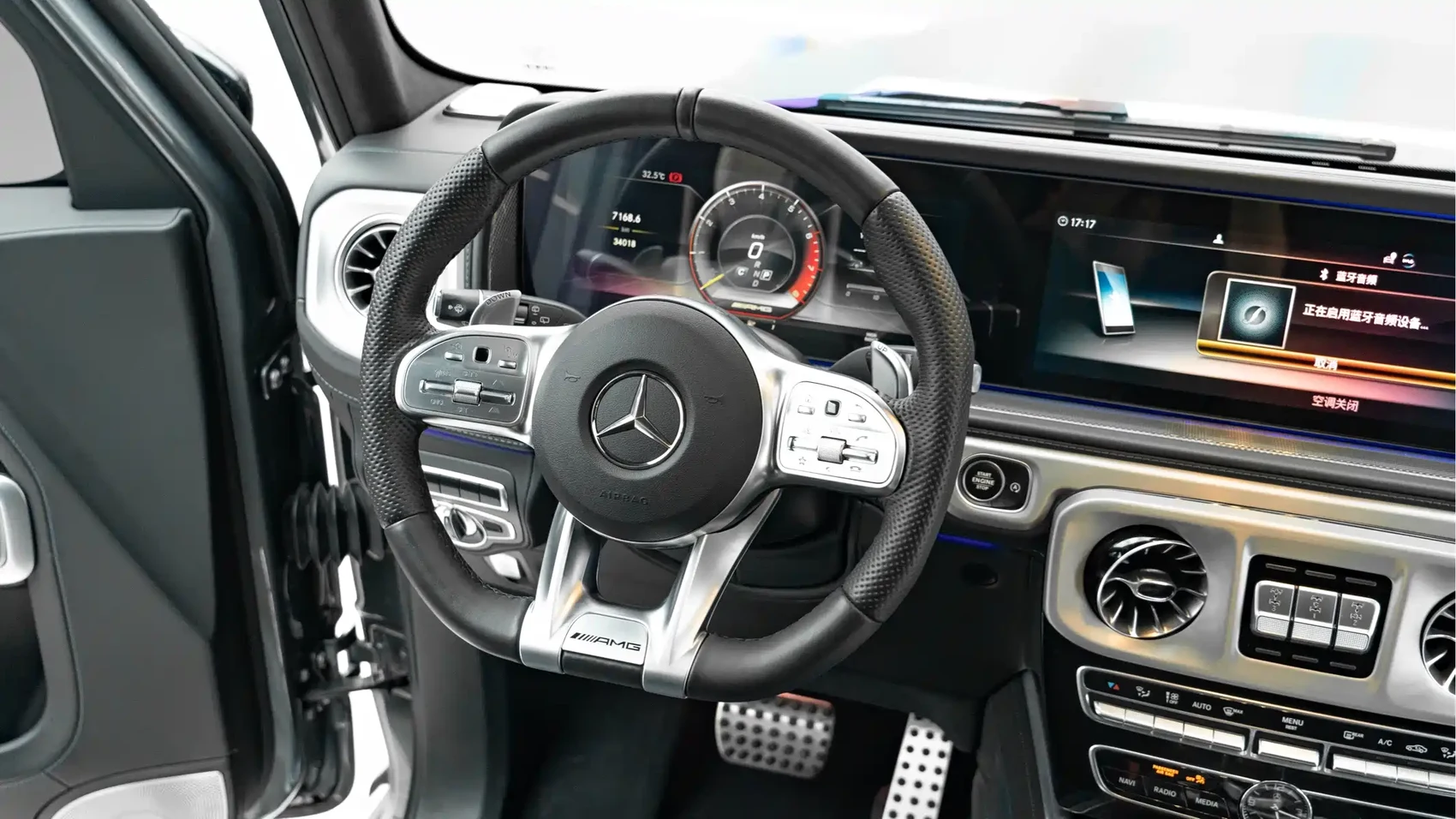 Mercedes-Benz G-Class 2023 G 500 — фото 14