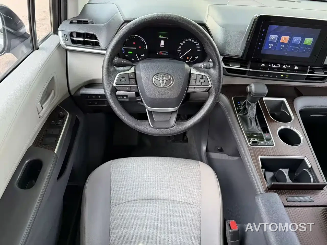 Toyota Sienna 2021 2.5L Hybrid Comfort Edition — фото 8