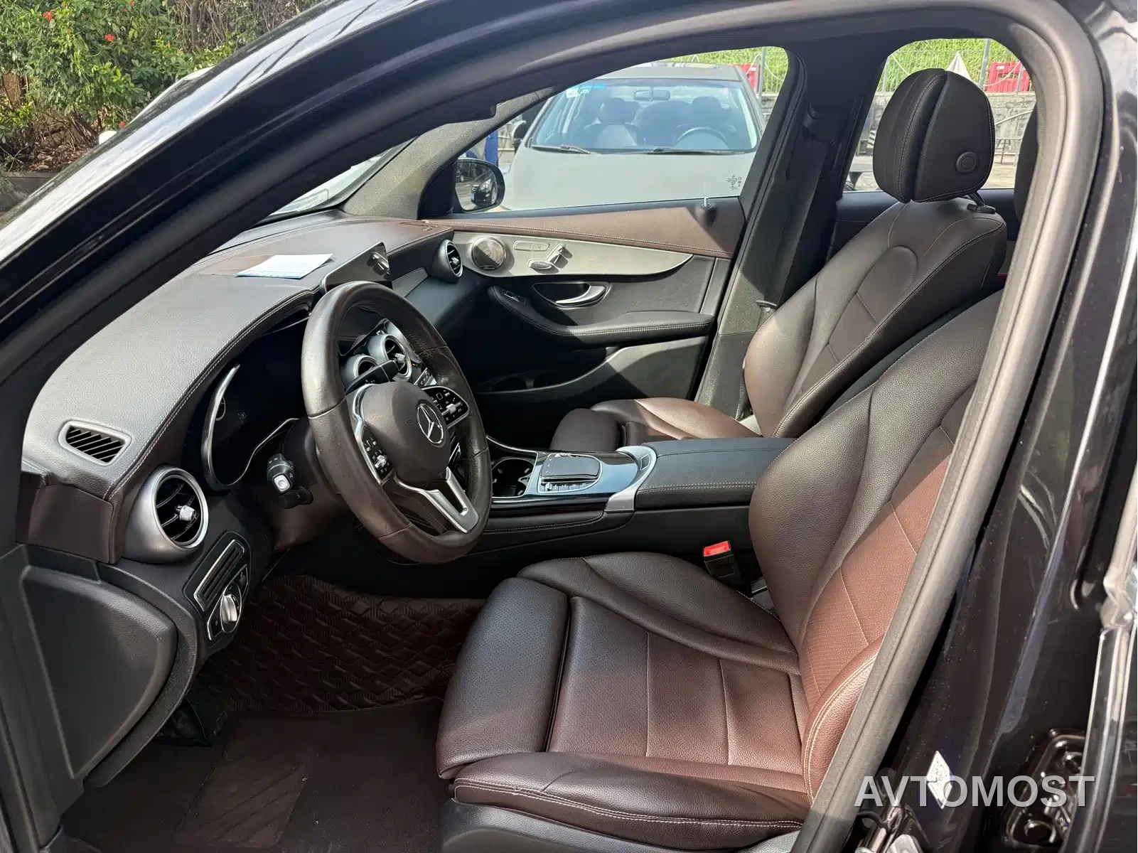 Mercedes-Benz GLC 2022 Model GLC 260 L 4MATIC Dynamic Edition — фото 4