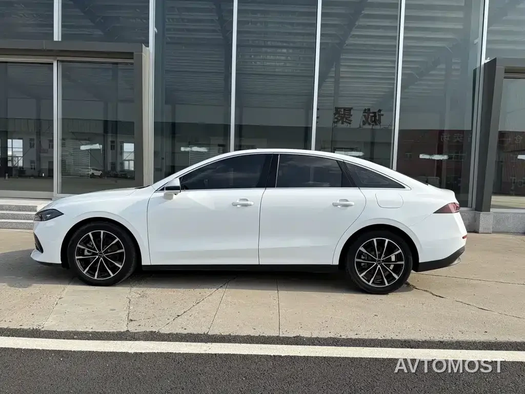 Roewe D7 2025 DMH 125km World Champion Excellence Edition — фото 3