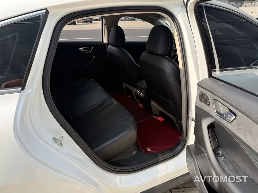 Roewe D7 2025 DMH 125km World Champion Excellence Edition — фото 13