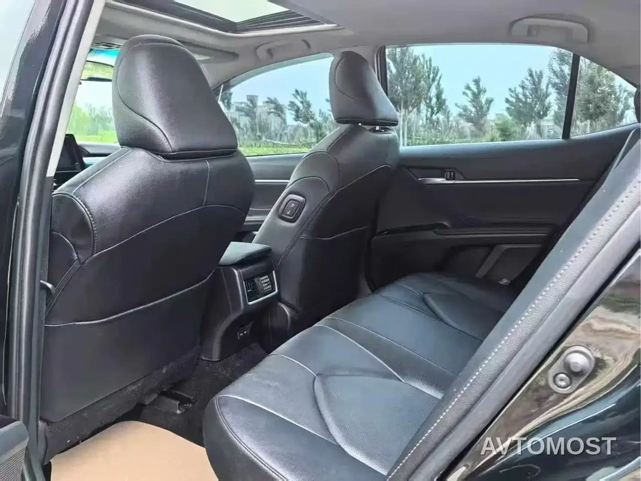 Toyota Camry 2023 Hybrid 2.5HGVP Leading Edition — фото 4