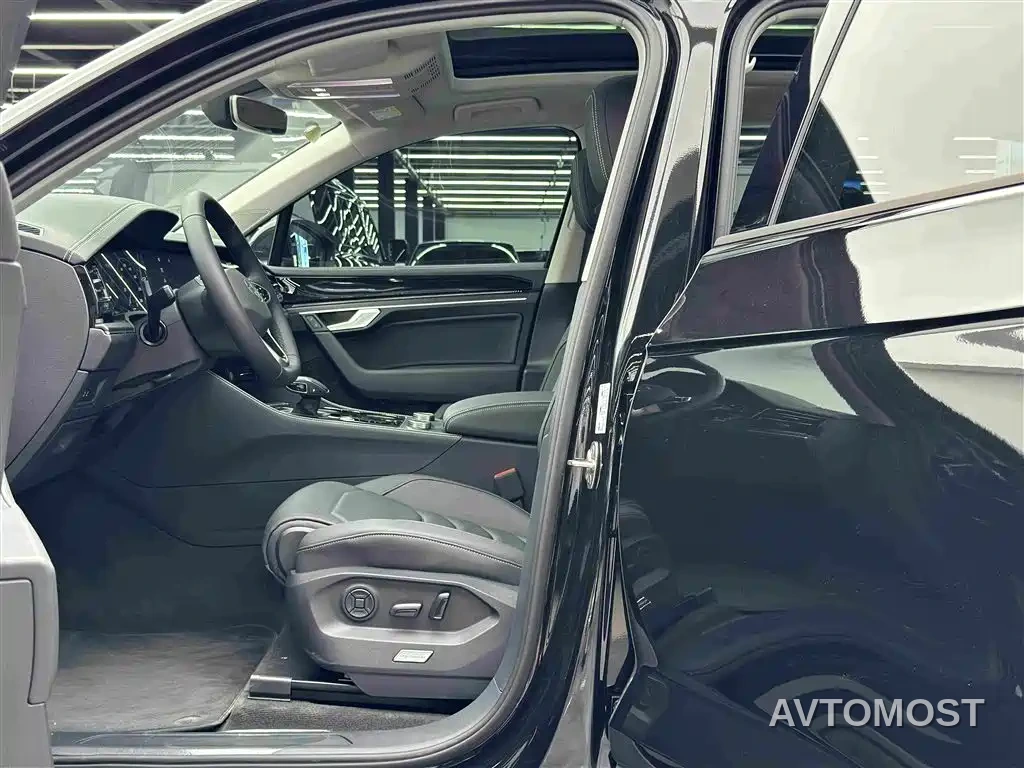 Volkswagen Touareg 2025 2.0TSI RY Edition — фото 8