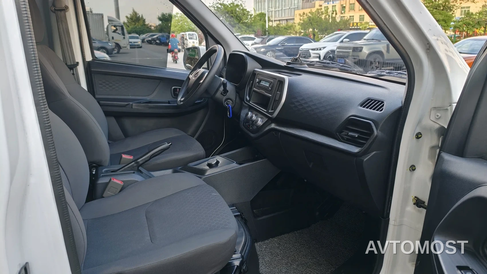 Changan Ruixing EM80 2025 Model Passenger Version Comfort Type 6-seater 300km Tailgate — фото 6