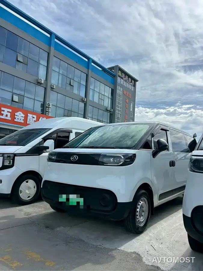 SAIC Maxus Dana V1 2025 Model V1+ Short Wheelbase Low Roof Multi-purpose Version (50kWh)