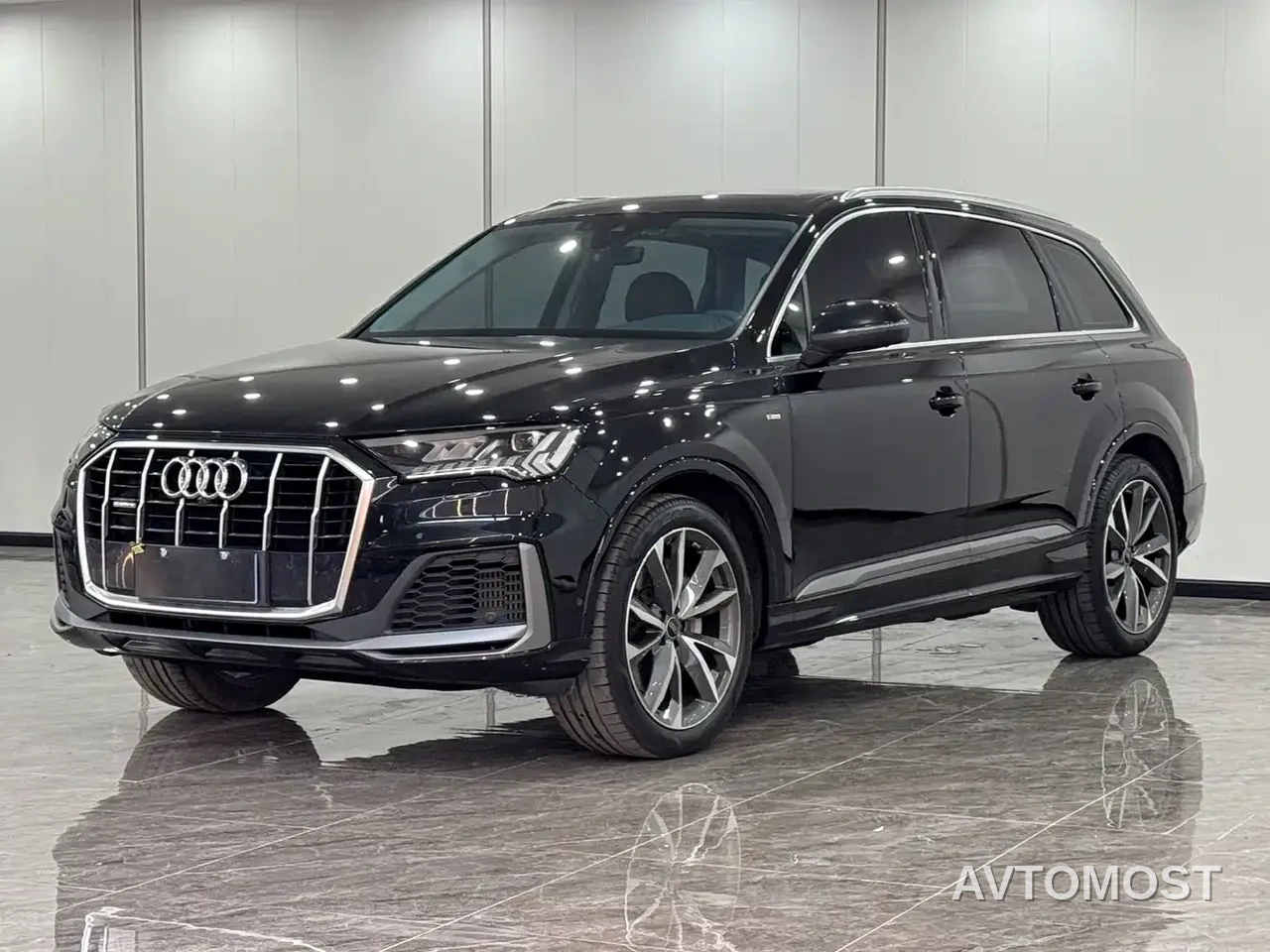 Audi Q7 2023 55 TFSI quattro S line Sport — фото 1