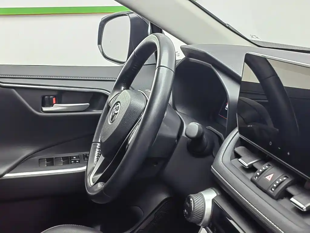Toyota Wildlander 2023 Hybrid 2.5L E-CVT FWD Luxury PLUS Edition — фото 22