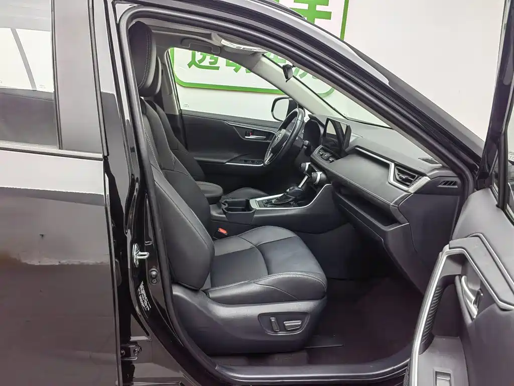 Toyota Wildlander 2023 Hybrid 2.5L E-CVT FWD Luxury PLUS Edition — фото 23