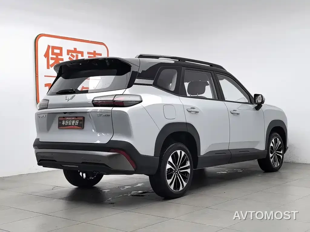 Wuling Motors Starlight 560 NEV 2025 Model Plug-in Hybrid Version 5-seater — фото 1