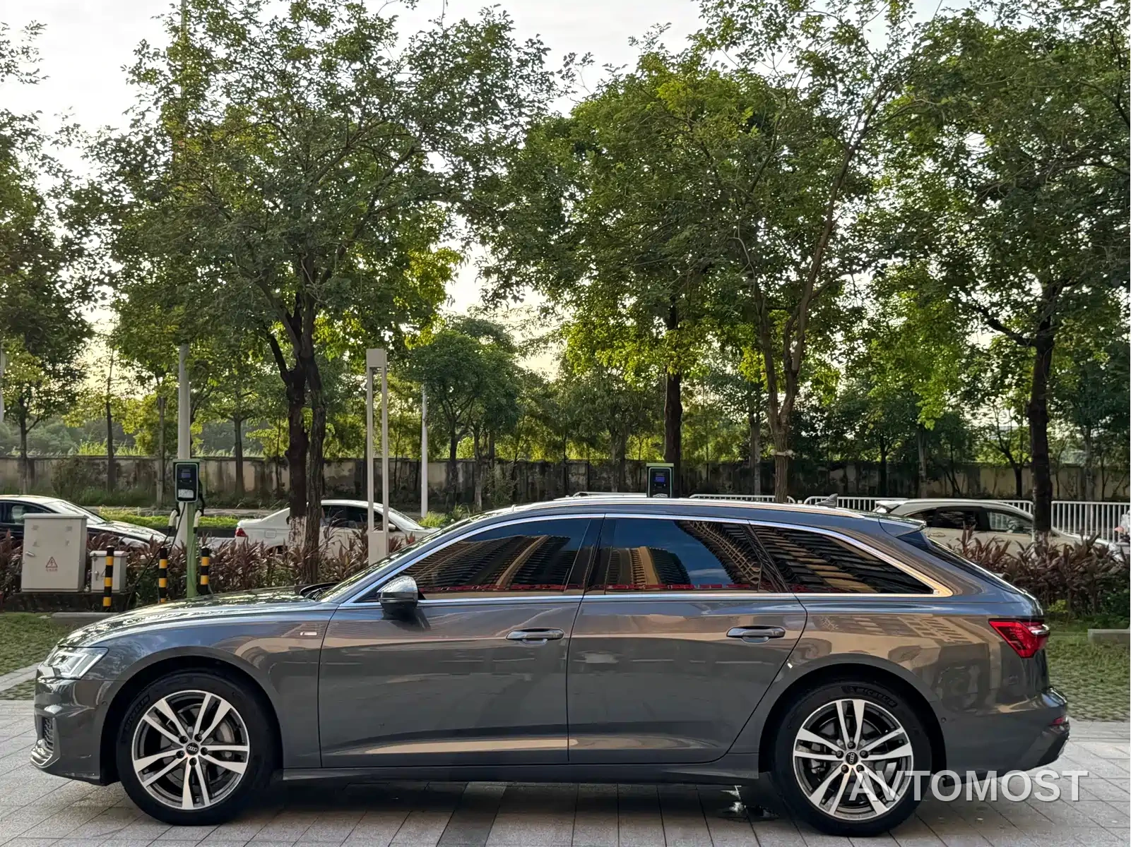 Audi A6 (Import) 2021 Avant Pioneer 45 TFSI Premium Sport — фото 13
