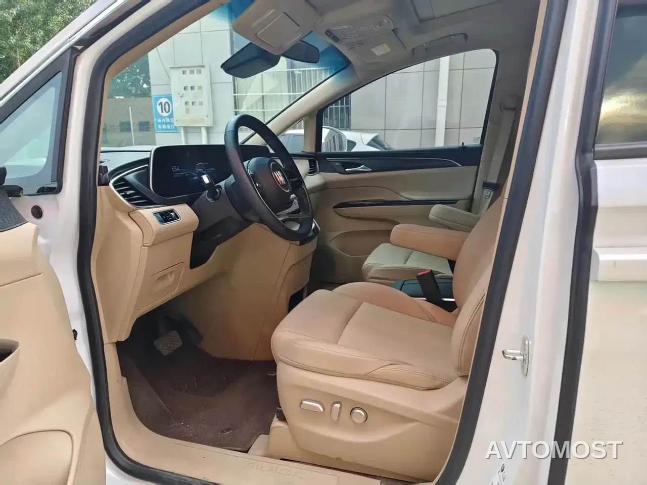 Buick GL8 New Energy 2025 Land Honor Premium Edition 7-Seater — фото 3