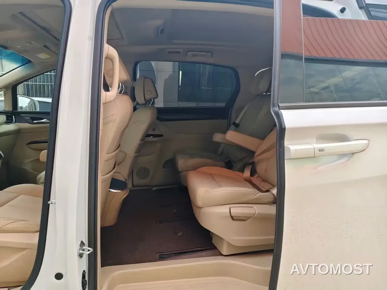 Buick GL8 New Energy 2025 Land Honor Premium Edition 7-Seater — фото 4