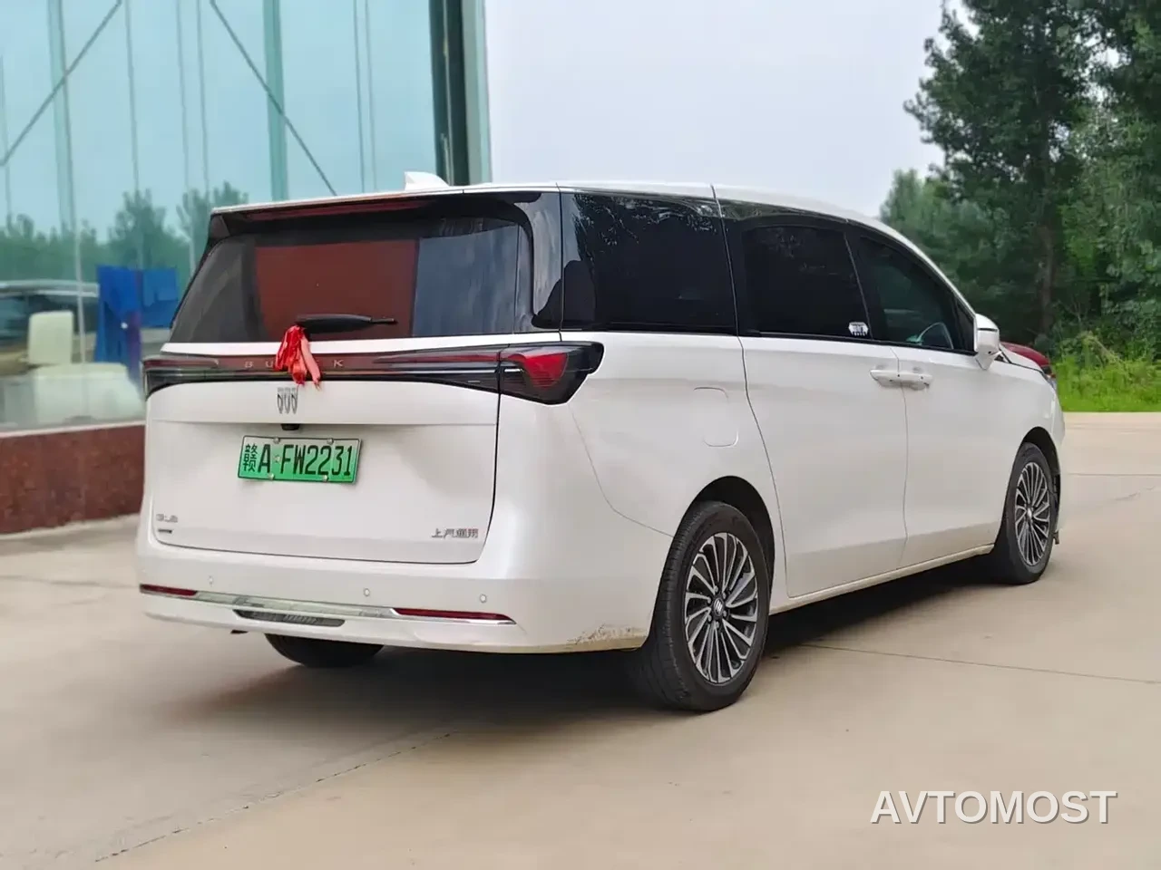 Buick GL8 New Energy 2025 Land Honor Premium Edition 7-Seater — фото 8