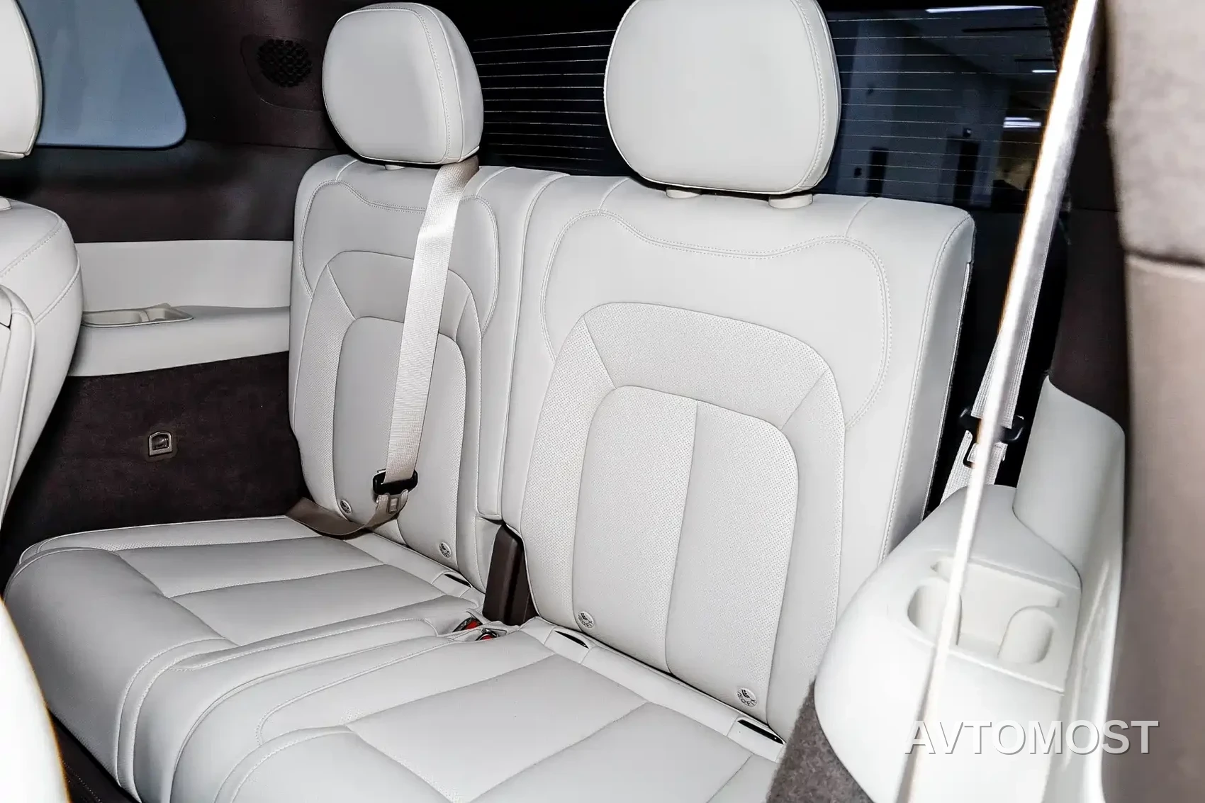 Denza N8L 2026 Model Prestige Edition — фото 18