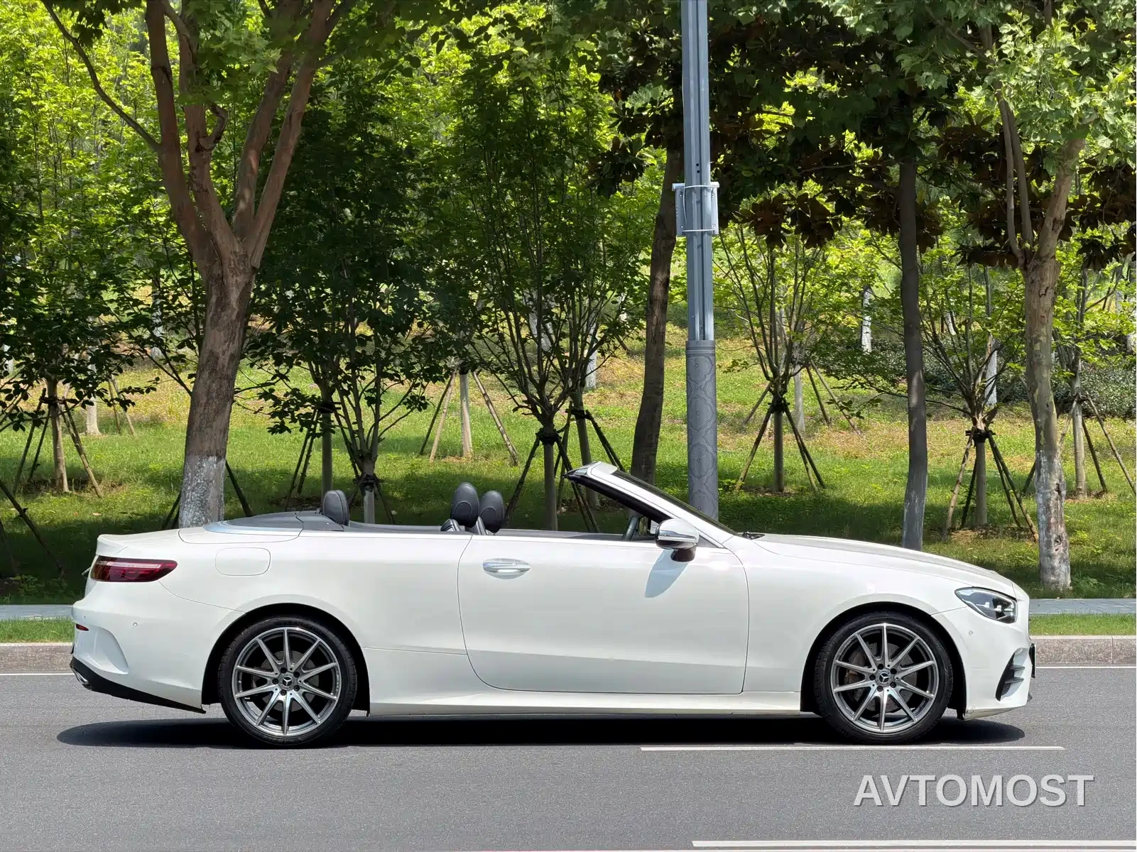 Mercedes-Benz E-Class (Import) 2021 E 260 Convertible Coupe — фото 12