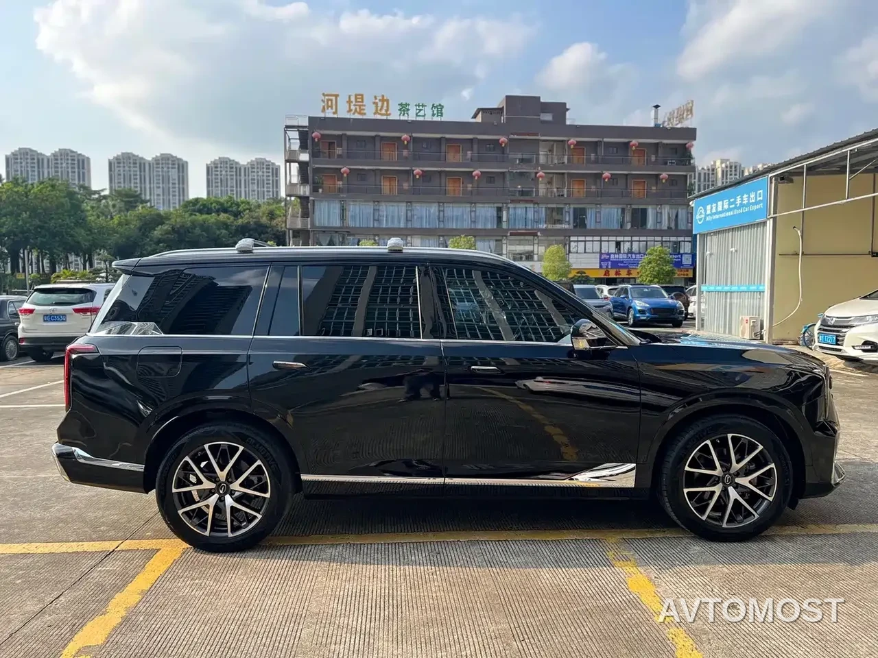 GAC Trumpchi GS8 2022 Dual Engine Series 2.0TM 2WD Premium Edition (7-Seater) — фото 11