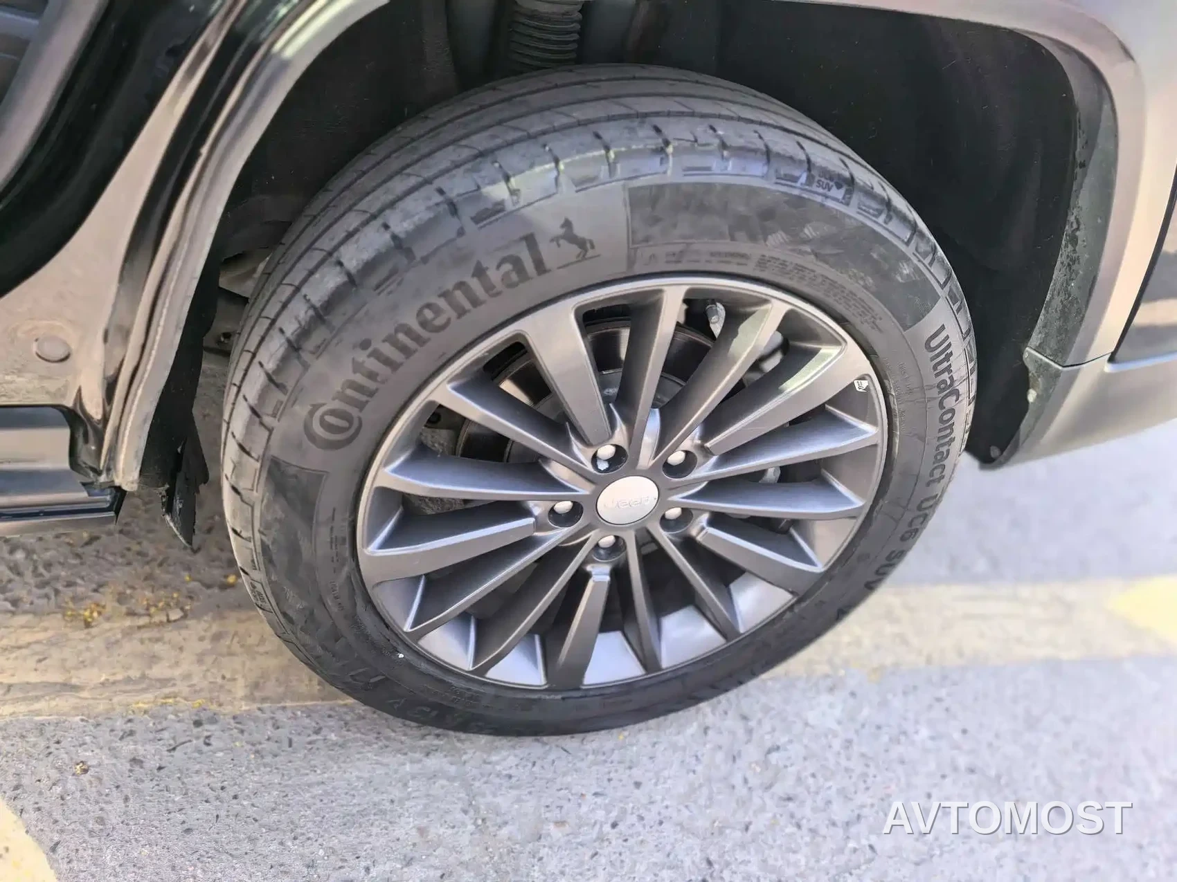 Jeep Grand Commander 2022 2.0T AWD Luxury Edition — фото 4