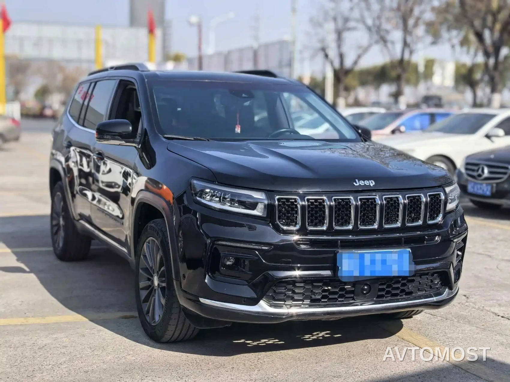 Jeep Grand Commander 2022 2.0T AWD Luxury Edition — фото 16
