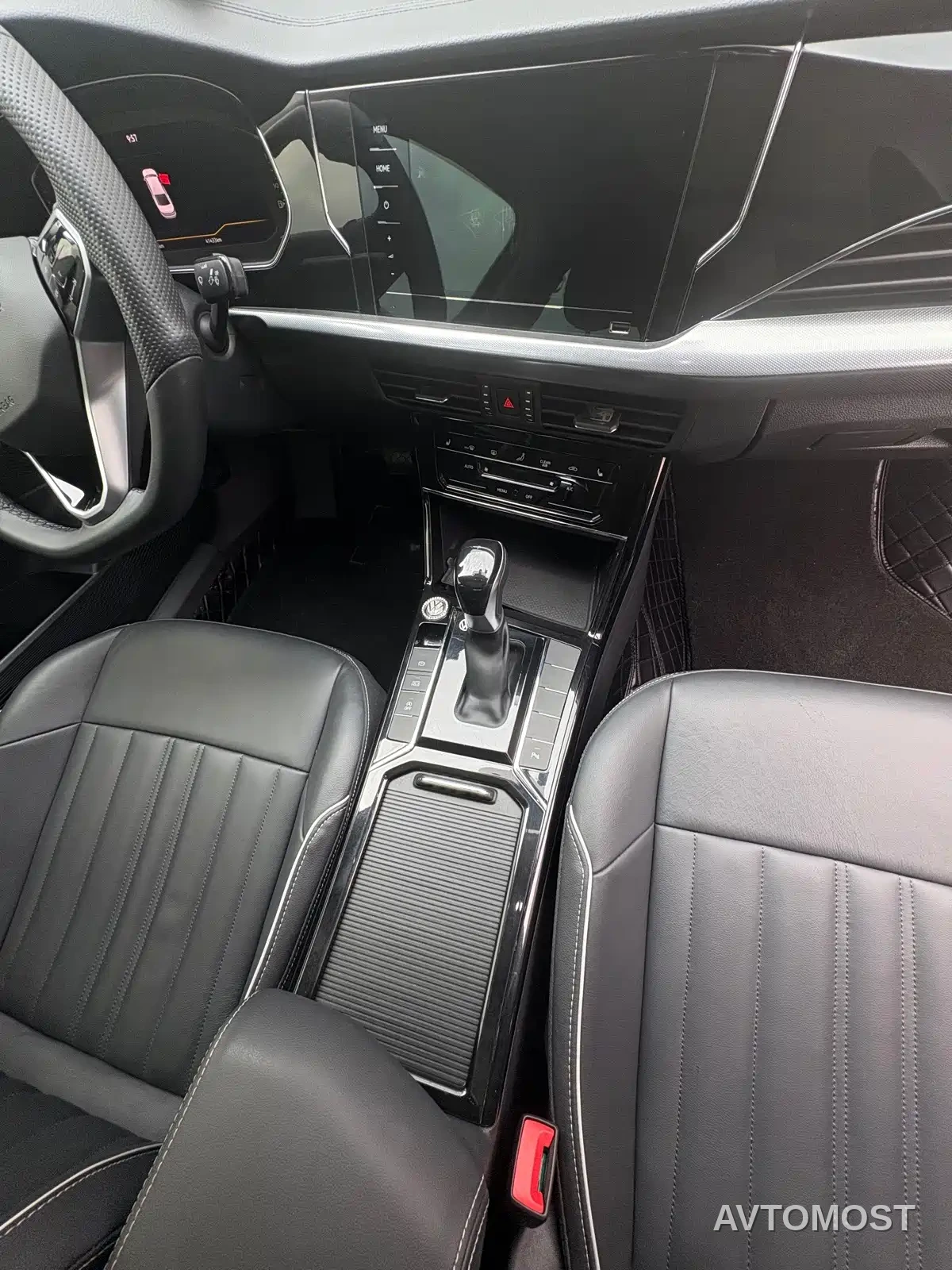 Volkswagen Passat 2023 330TSI Elite Edition — фото 8
