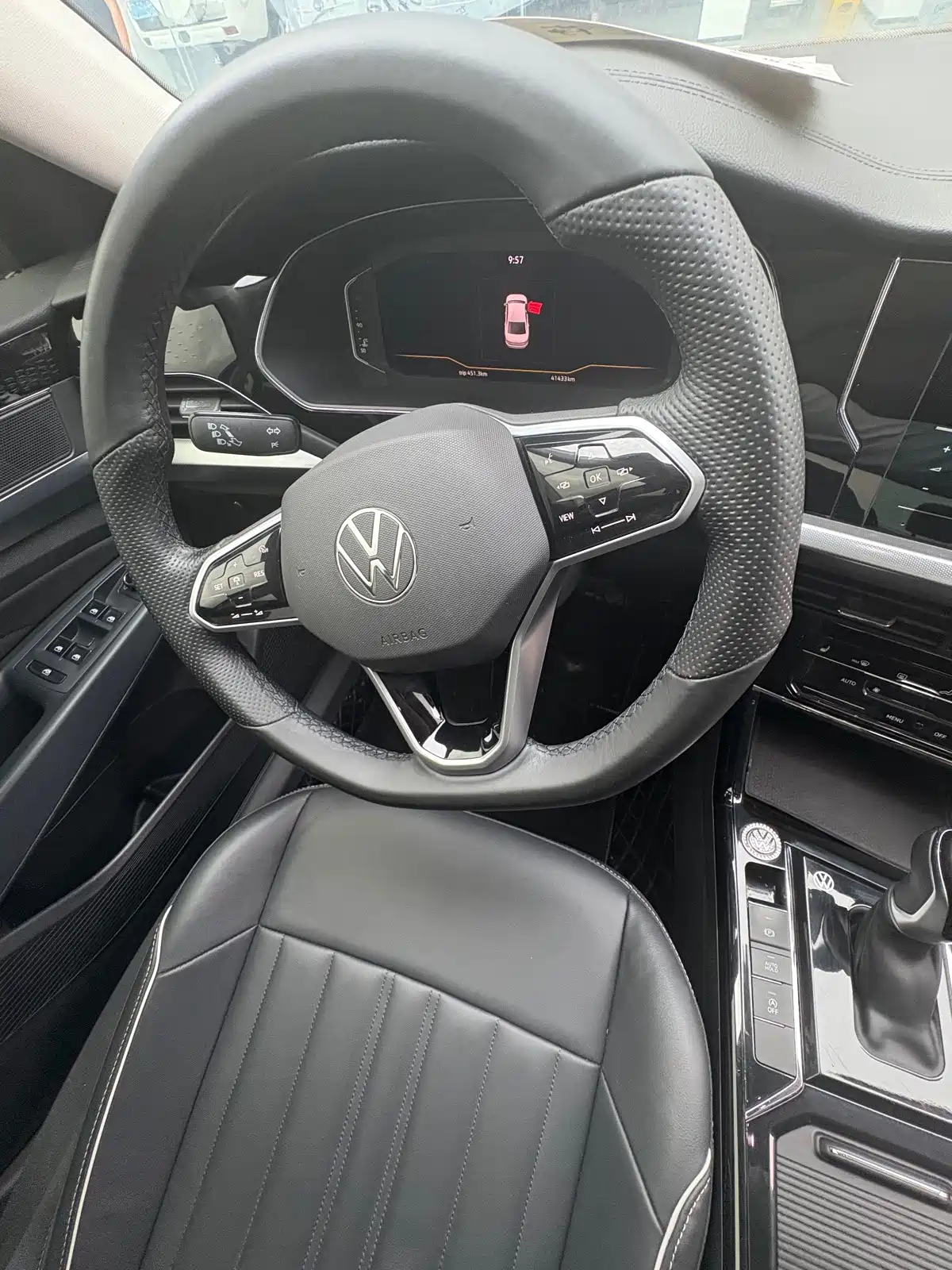 Volkswagen Passat 2023 330TSI Elite Edition — фото 9