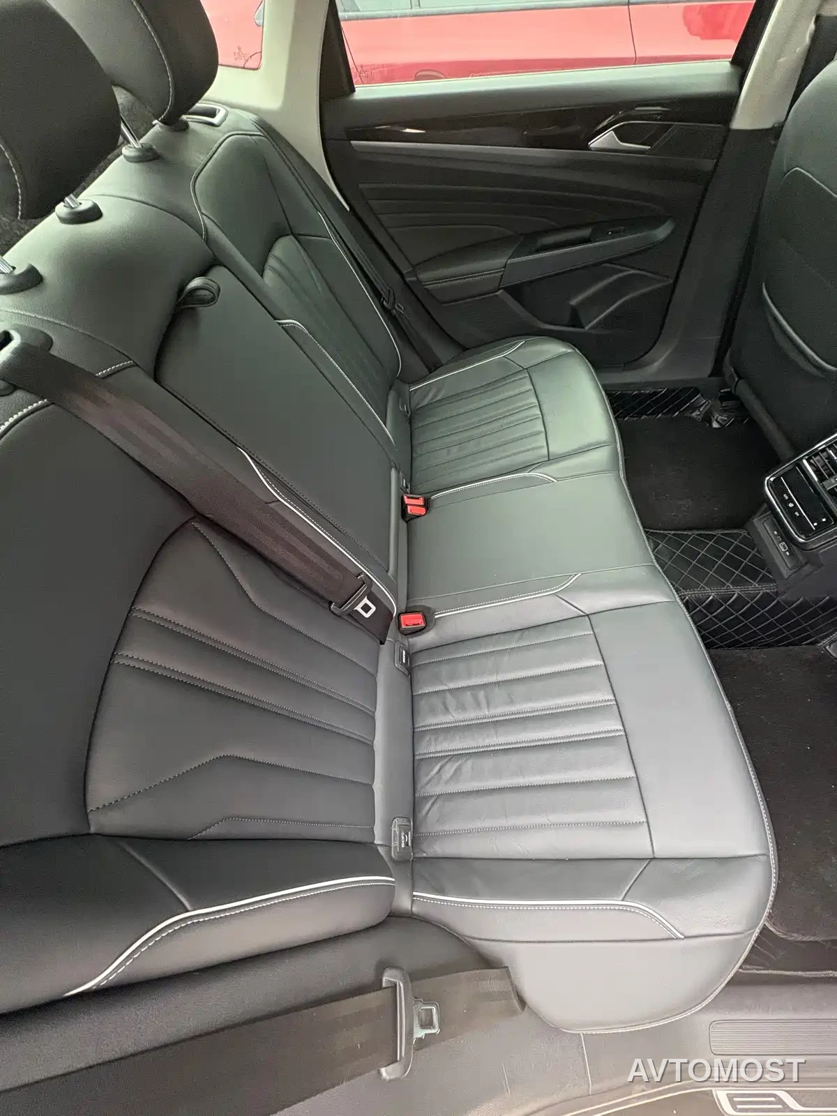 Volkswagen Passat 2023 330TSI Elite Edition — фото 11