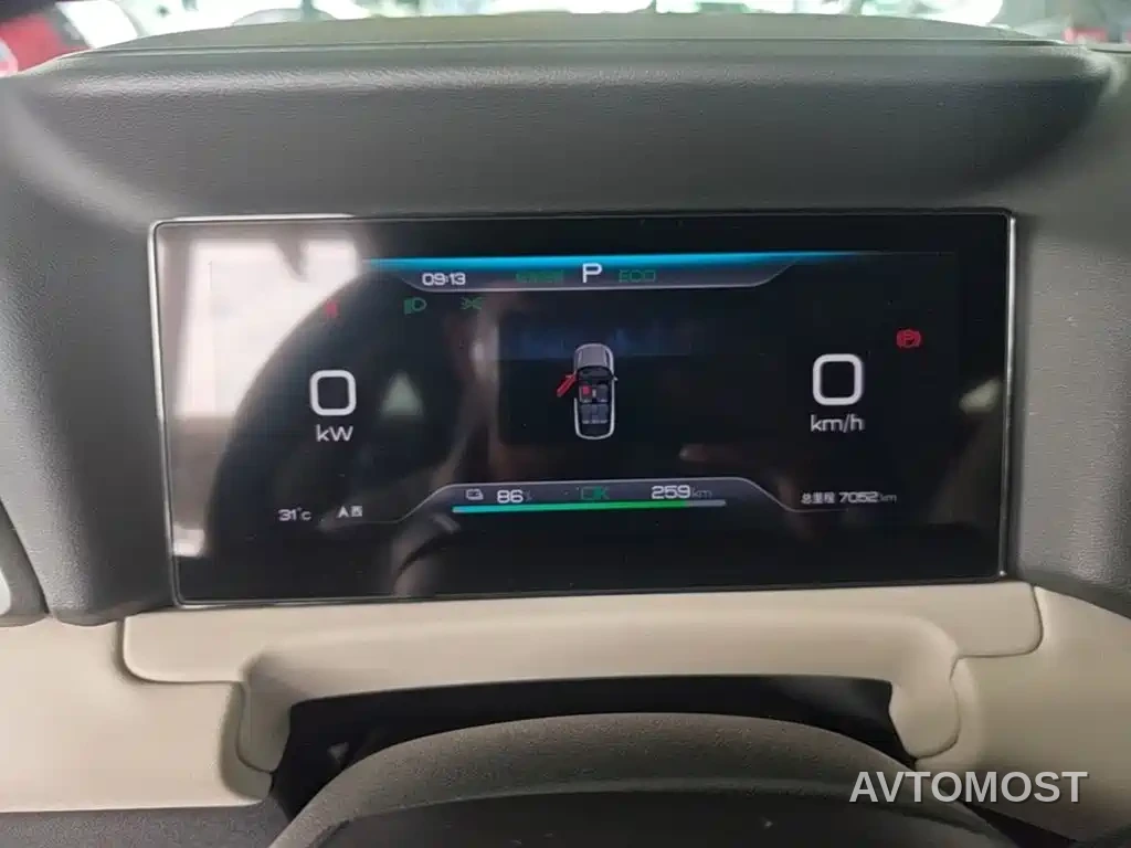 BYD Yuan UP 2025 Model 301KM Navigator — фото 9