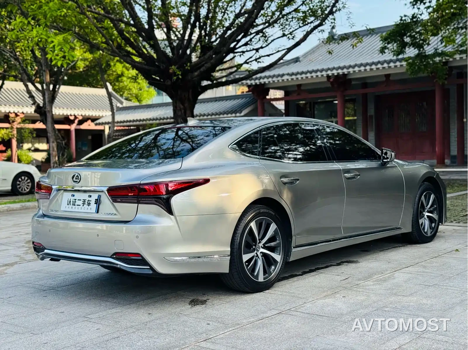 Lexus LS 2021 500h Excellence Edition — фото 24