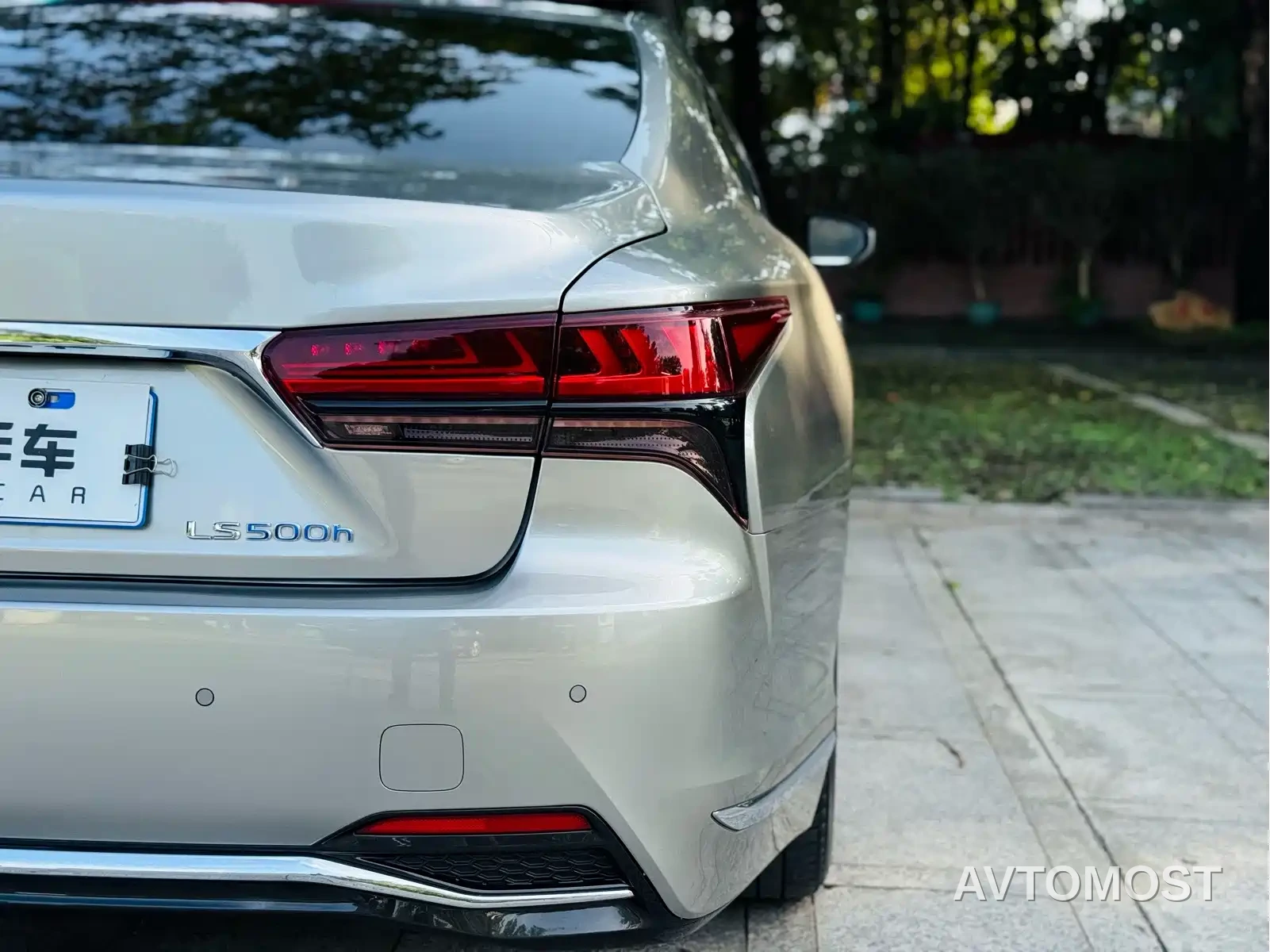 Lexus LS 2021 500h Excellence Edition — фото 31