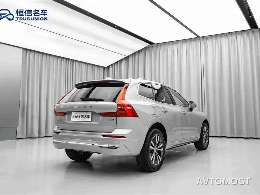 Volvo XC60 2024 B5 AWD Zhiyi Luxury Edition — фото 4