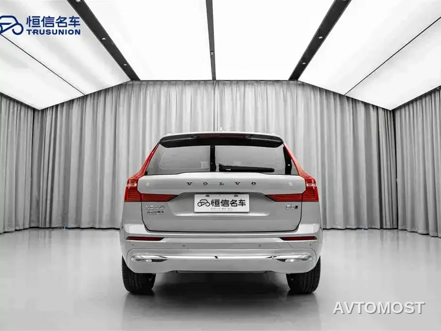 Volvo XC60 2024 B5 AWD Zhiyi Luxury Edition — фото 5