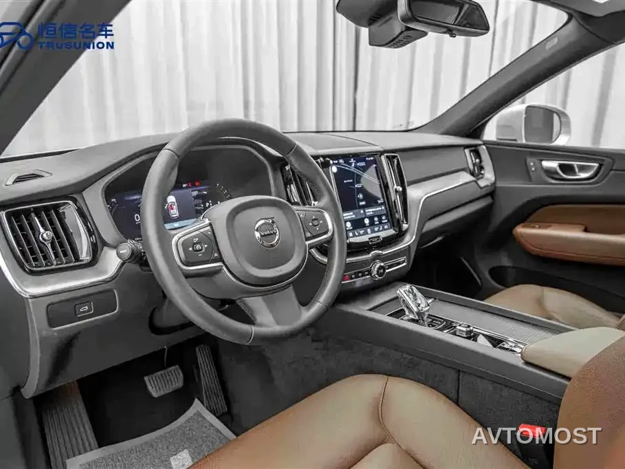 Volvo XC60 2024 B5 AWD Zhiyi Luxury Edition — фото 9