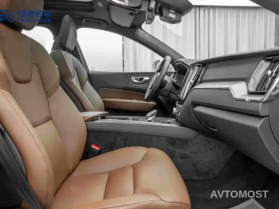 Volvo XC60 2024 B5 AWD Zhiyi Luxury Edition — фото 12