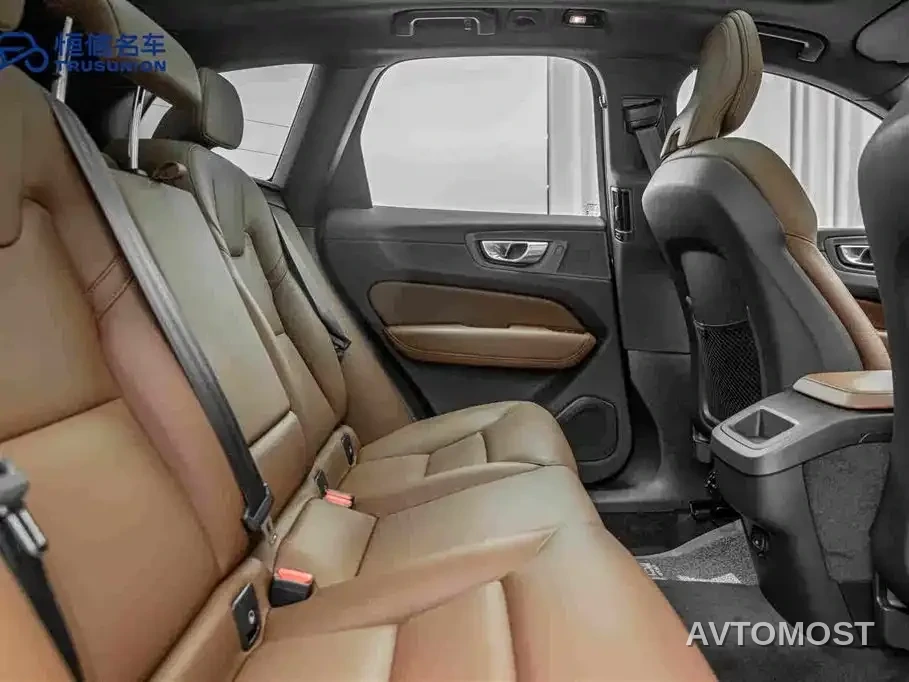 Volvo XC60 2024 B5 AWD Zhiyi Luxury Edition — фото 13