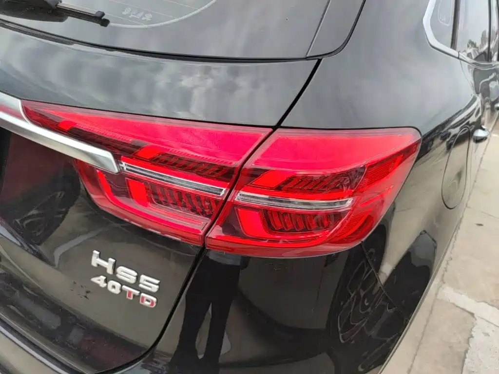 Hongqi HS5 2022 Facelift 2.0T Smart Flag Enjoyment Edition — фото 8