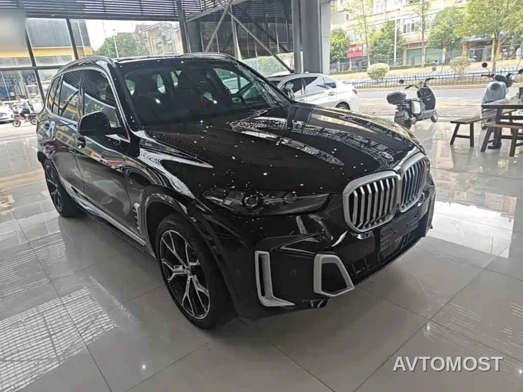 BMW X5 2023 xDrive 30Li Premium M Sport Package — фото 4