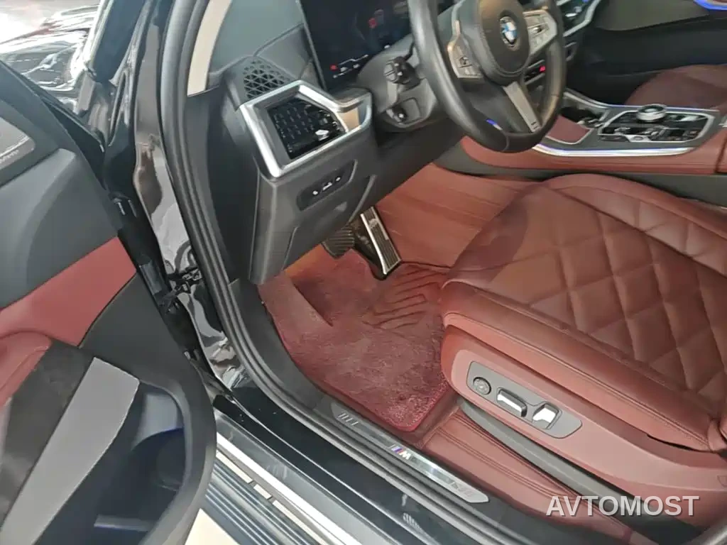 BMW X5 2023 xDrive 30Li Premium M Sport Package — фото 13