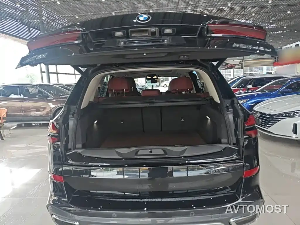 BMW X5 2023 xDrive 30Li Premium M Sport Package — фото 16