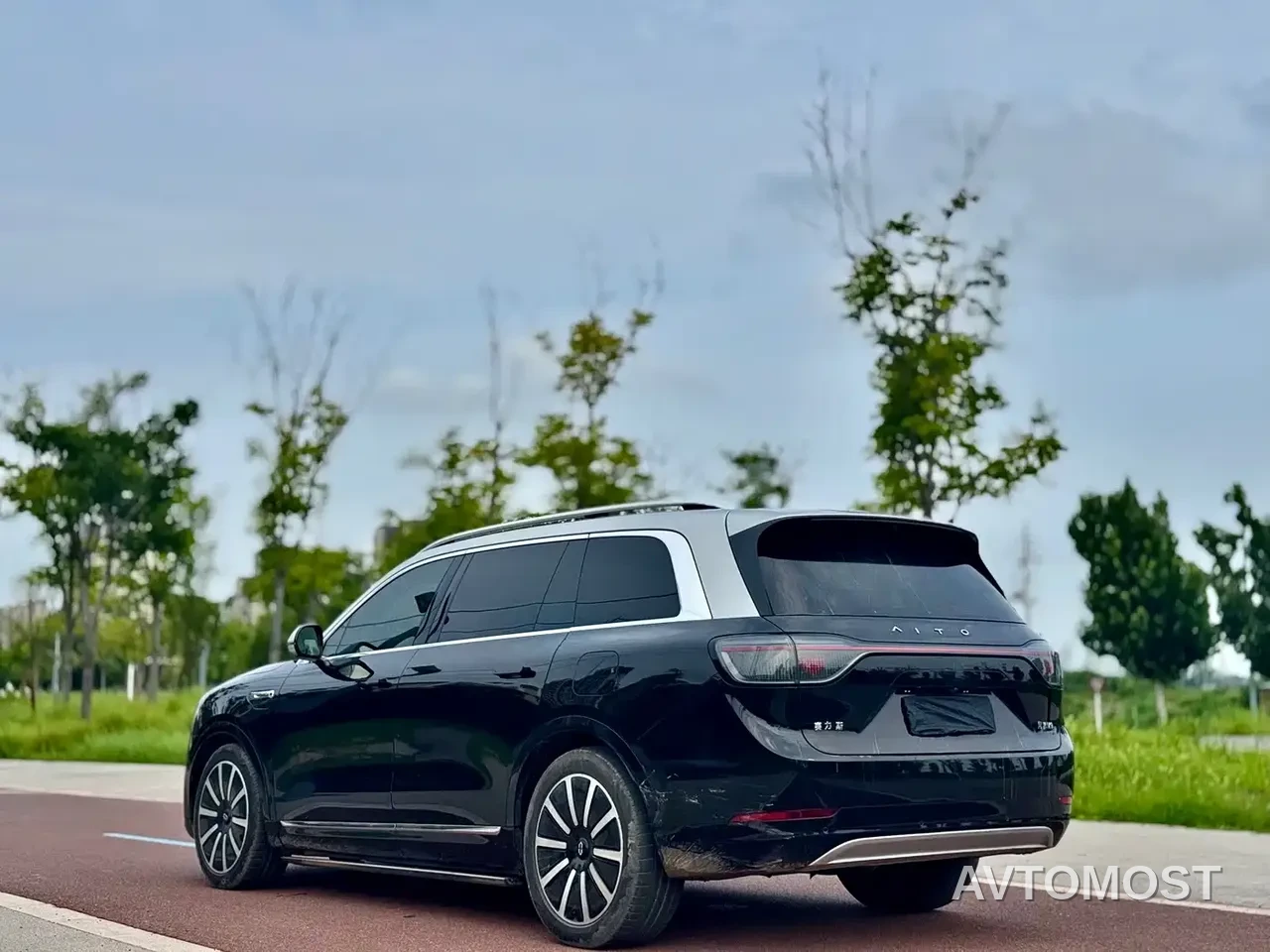 AITO M9 2024 Range Extender Max Edition 42kWh 6-seater — фото 9