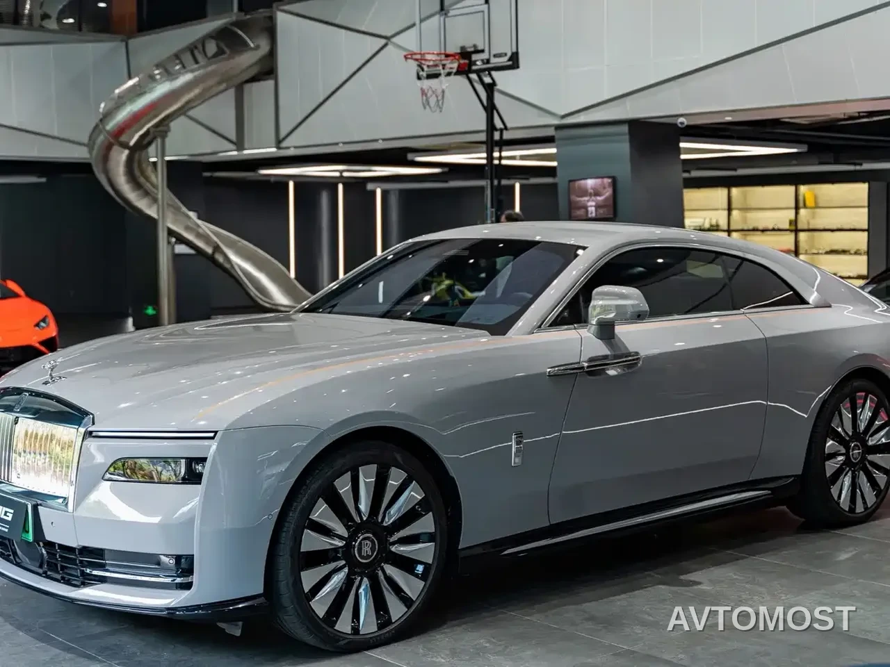 Rolls-Royce Spectre 2024 Standard Model — фото 1