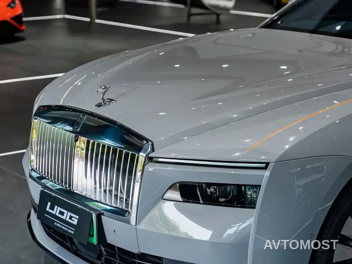 Rolls-Royce Spectre 2024 Standard Model — фото 3