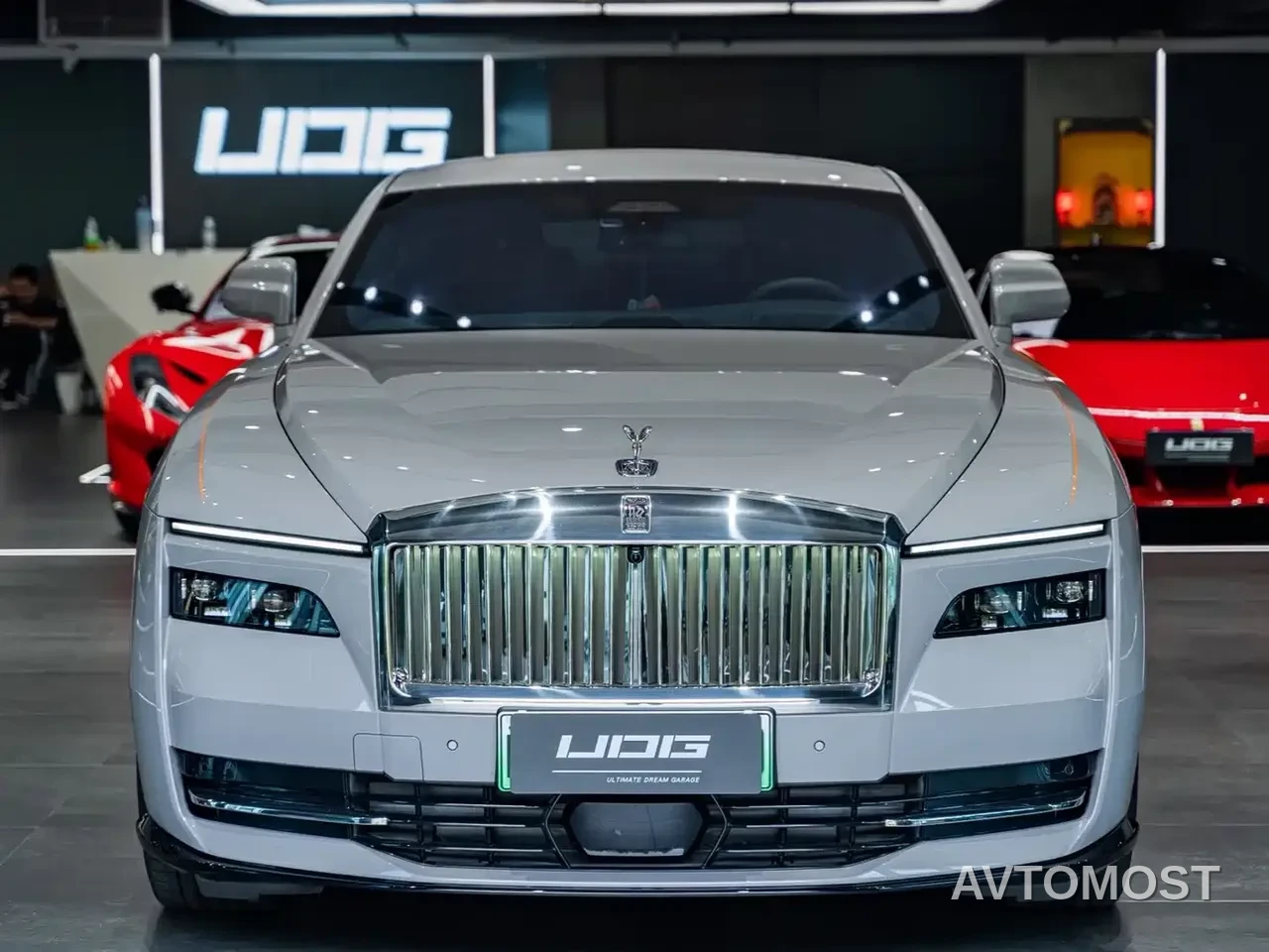 Rolls-Royce Spectre 2024 Standard Model — фото 5