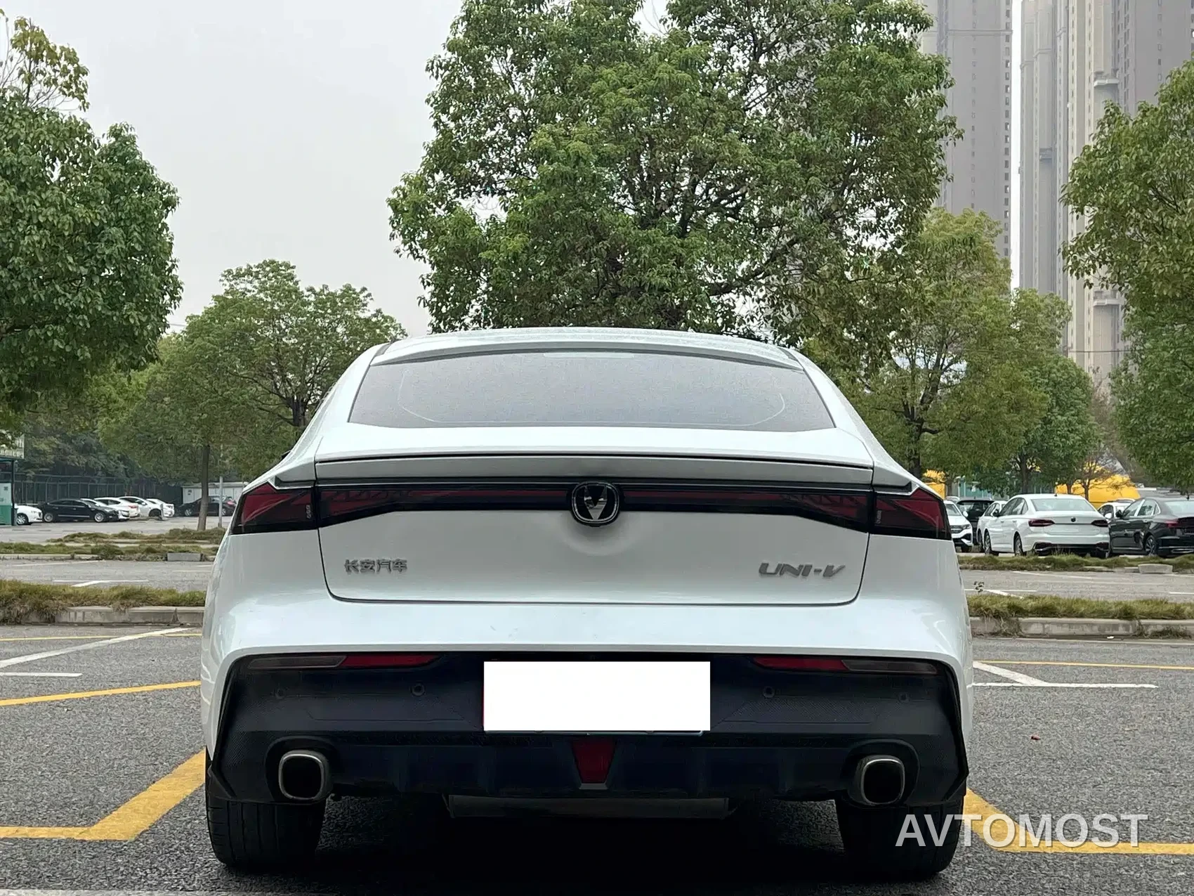 Changan UNI-V 2022 1.5T Premium Model — фото 7